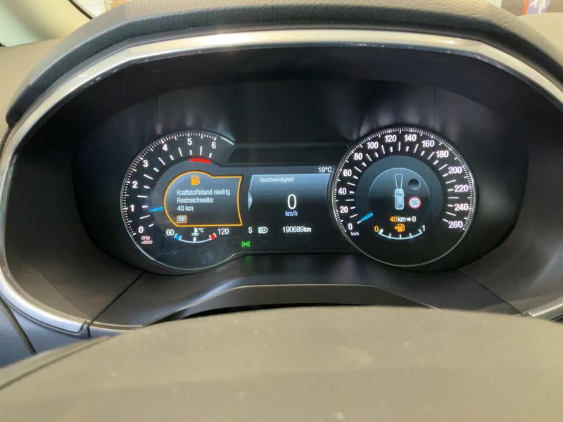 Ford Galaxy 2.0 TDCi Titanium — zdjęcie 13