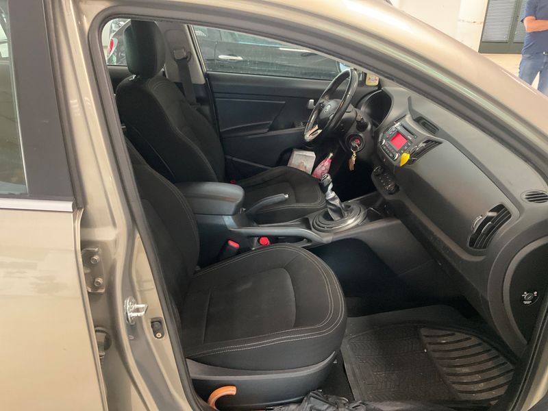 Kia Sportage 1.7 CRDi Active 2WD — zdjęcie 3