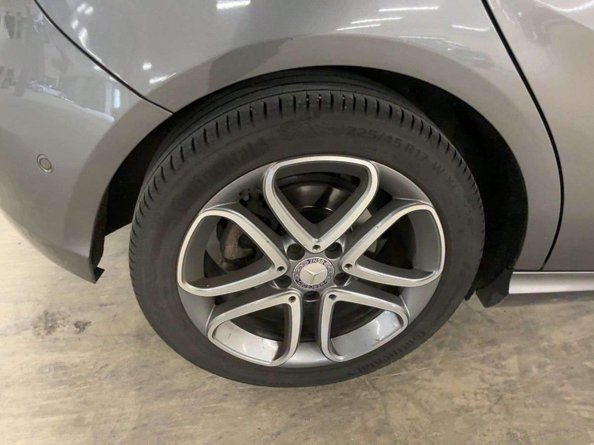 Mercedes-Benz A-Klasse 2017 — photo 10