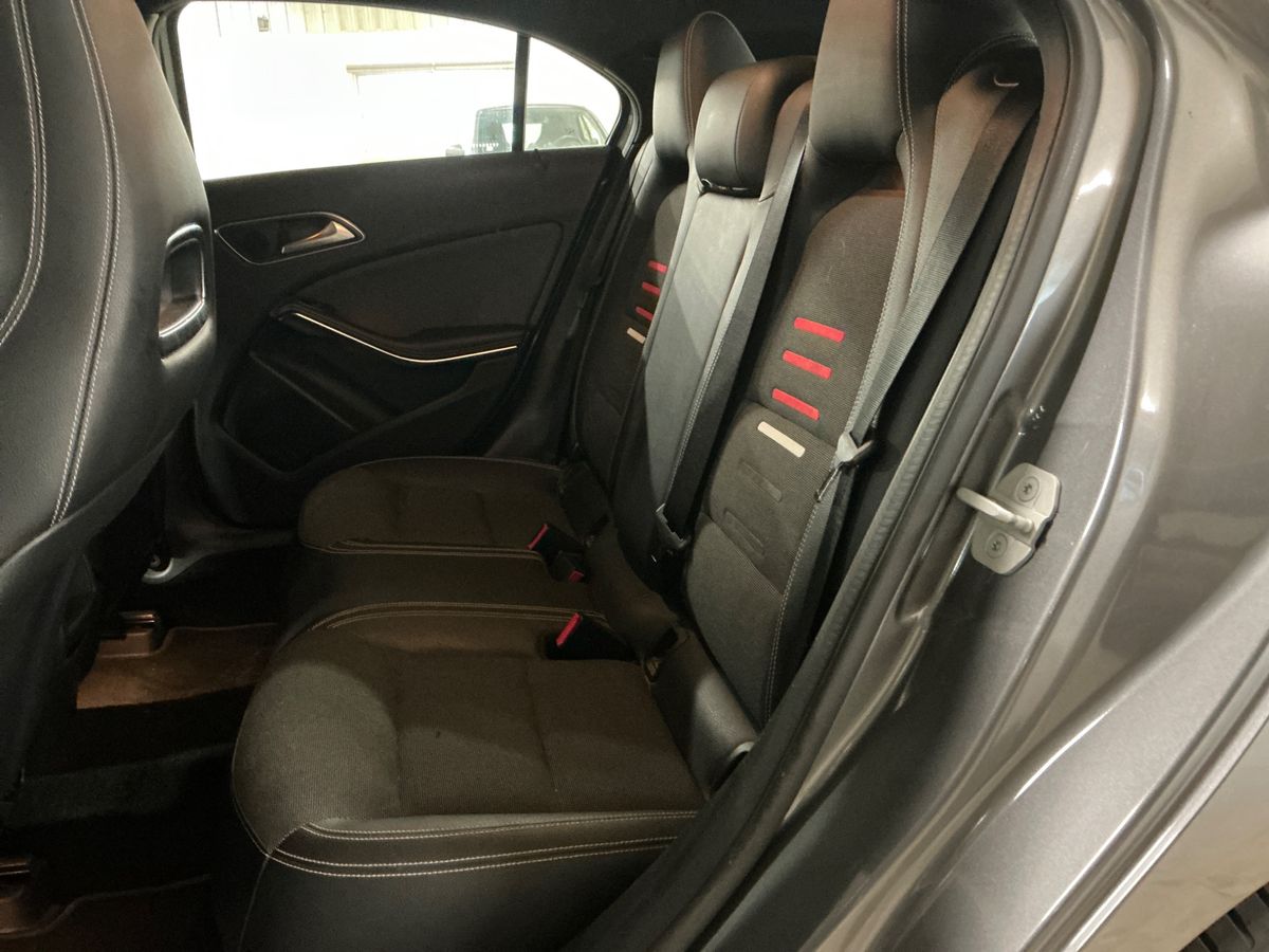 Mercedes-Benz A-Klasse 2017 — photo 24