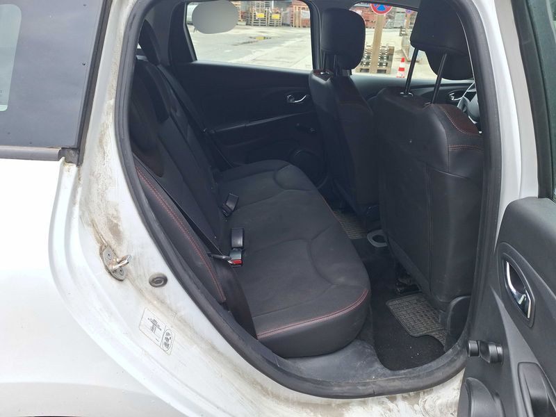 Renault Clio 1.2 Expression — zdjęcie 13