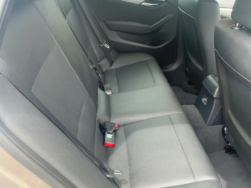 BMW X1 xDrive 20i — zdjęcie 14