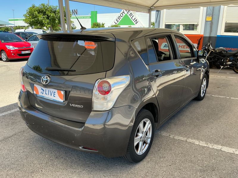 Toyota Verso 2.0 D-4D Dynamic — zdjęcie 2