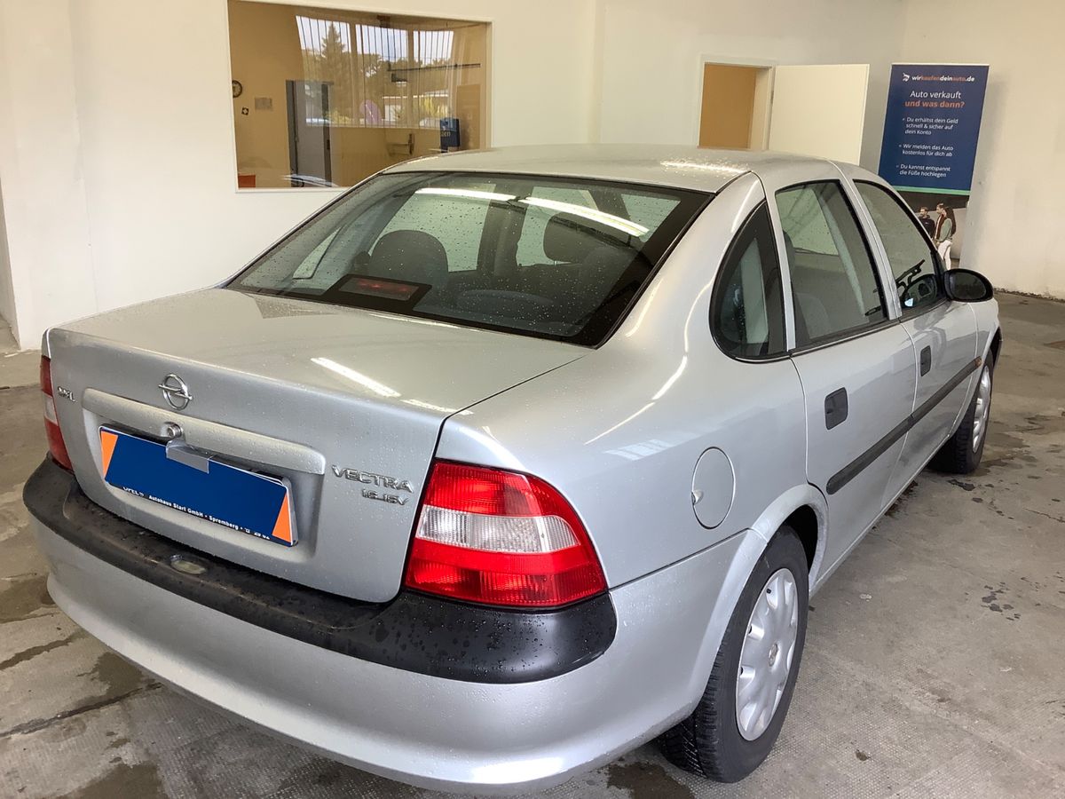 Opel Vectra 1.6 Basis