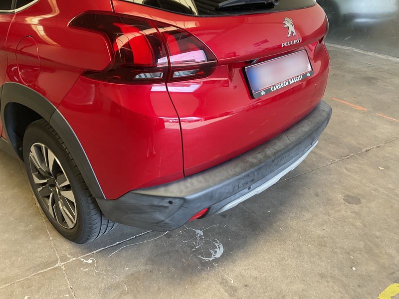 Peugeot 2008 1.2 e-VTi Allure 2017 – снимка 33