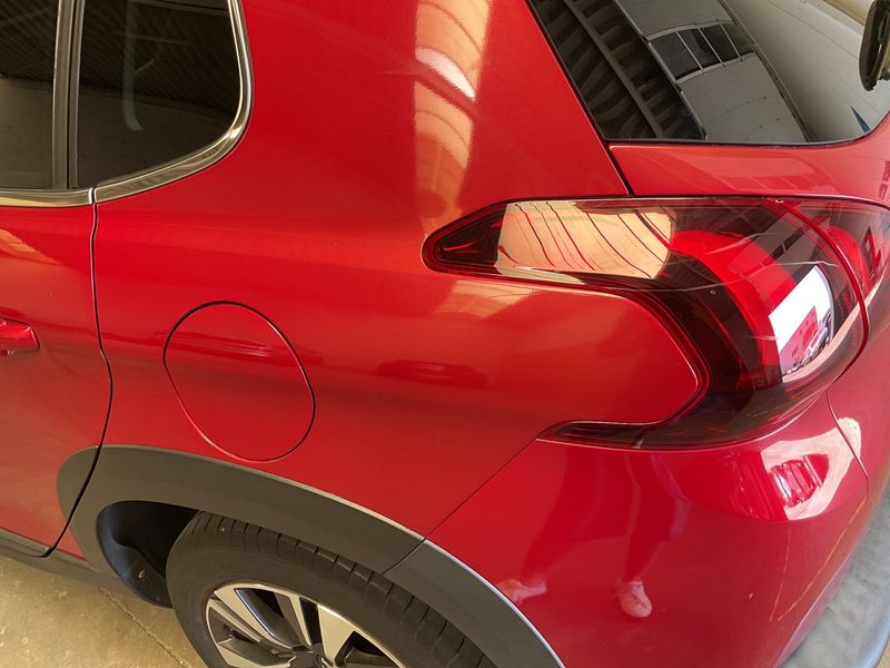 Peugeot 2008 1.2 e-VTi Allure 2017 – снимка 30