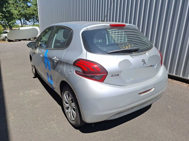 Peugeot 208 1.6 Blue-HDi Affaire Premium Pack 2017 – снимка 3
