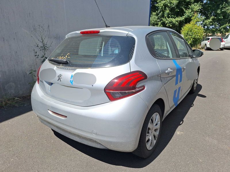 Peugeot 208 1.6 Blue-HDi Affaire Premium Pack 2017 – снимка 5