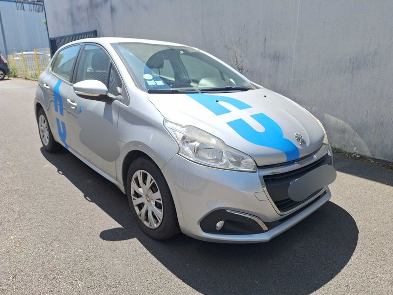 Peugeot 208 1.6 Blue-HDi Affaire Premium Pack 2017 – снимка 6