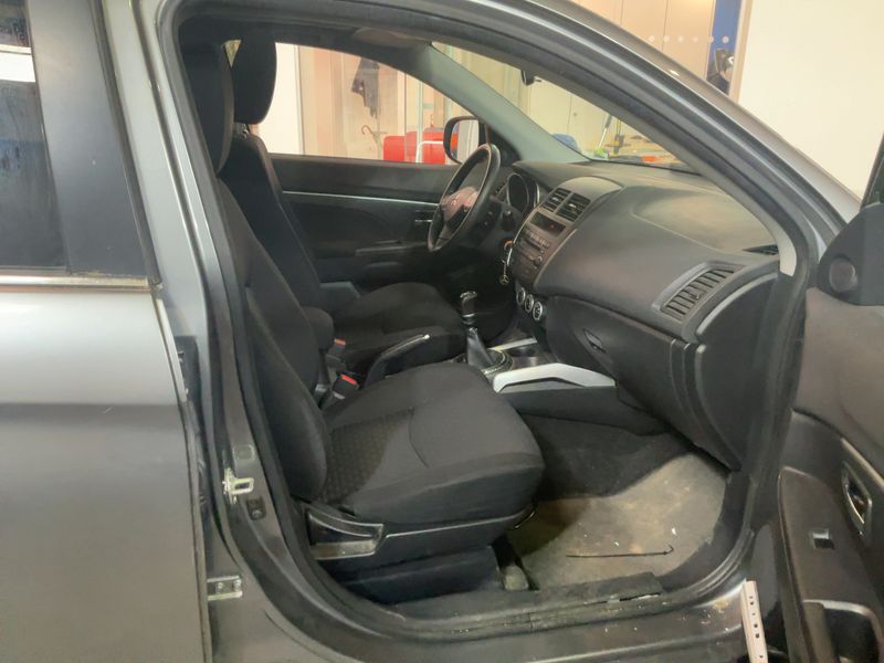 Mitsubishi ASX 1.8 DI-D Intense 2WD 2012 – снимка 17
