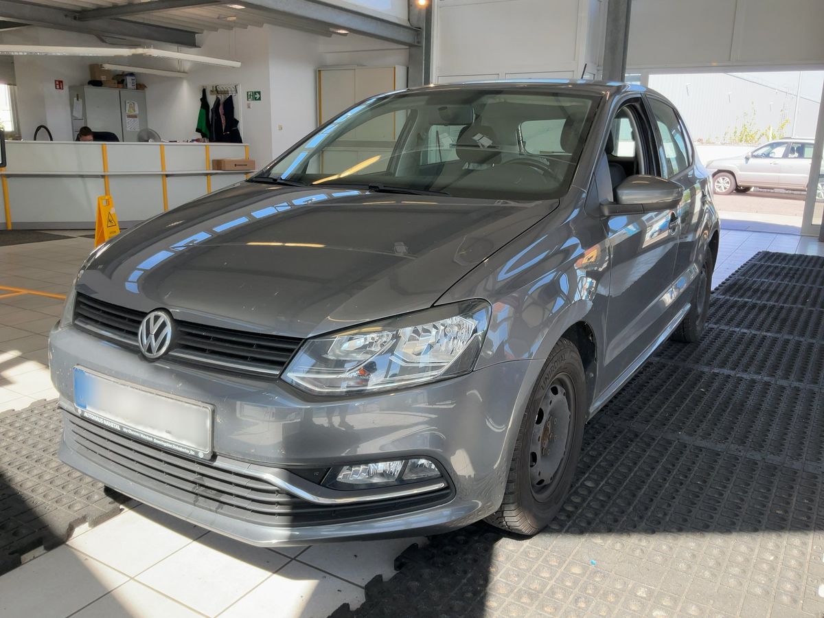 Volkswagen Polo 2015 — photo 1