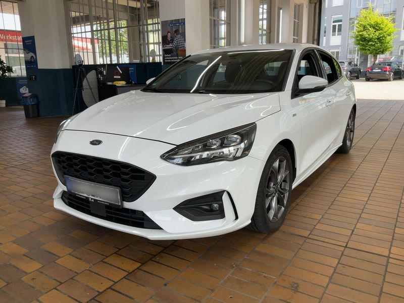 Ford Focus 1.5 TDCi EcoBlue ST-Line — zdjęcie 1