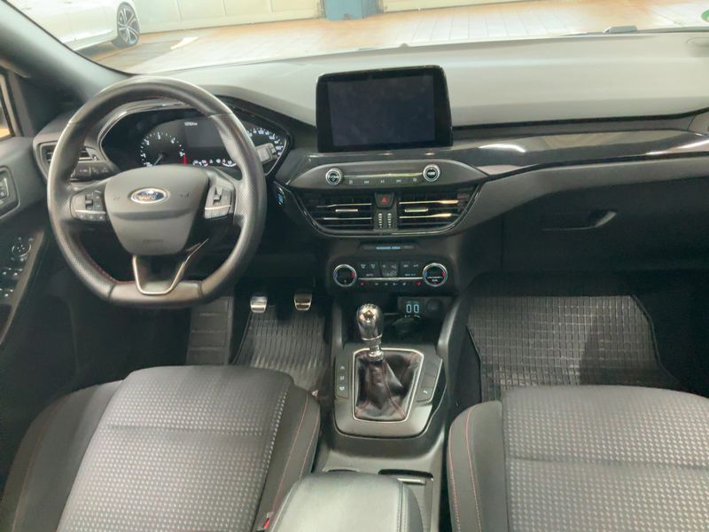 Ford Focus 1.5 TDCi EcoBlue ST-Line — zdjęcie 12