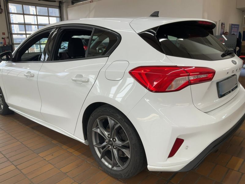 Ford Focus 1.5 TDCi EcoBlue ST-Line — zdjęcie 3