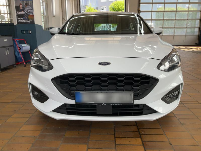 Ford Focus 1.5 TDCi EcoBlue ST-Line — zdjęcie 9