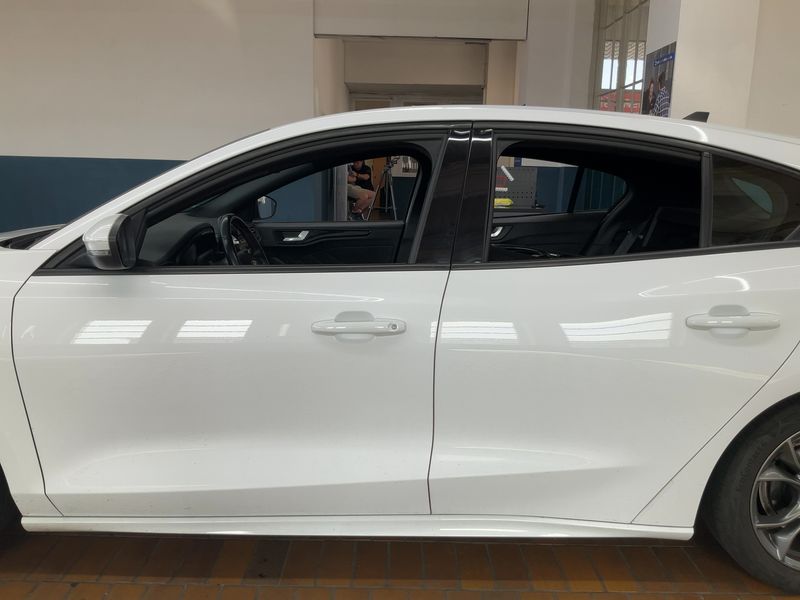 Ford Focus 1.5 TDCi EcoBlue ST-Line — zdjęcie 4