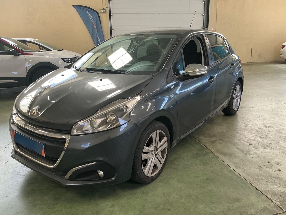 Peugeot 208 2016 — photo 1