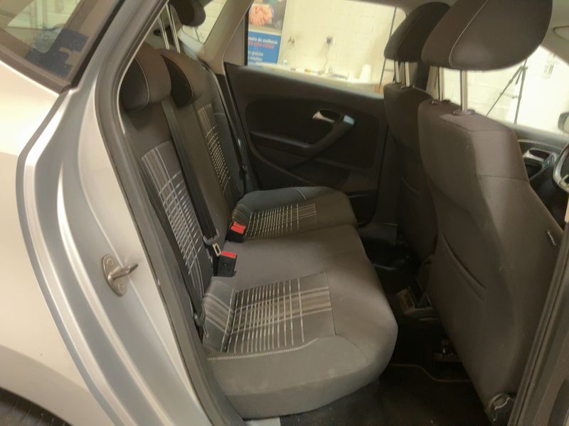Volkswagen Polo 1.2 TSI Lounge BlueMotion Tech — zdjęcie 14