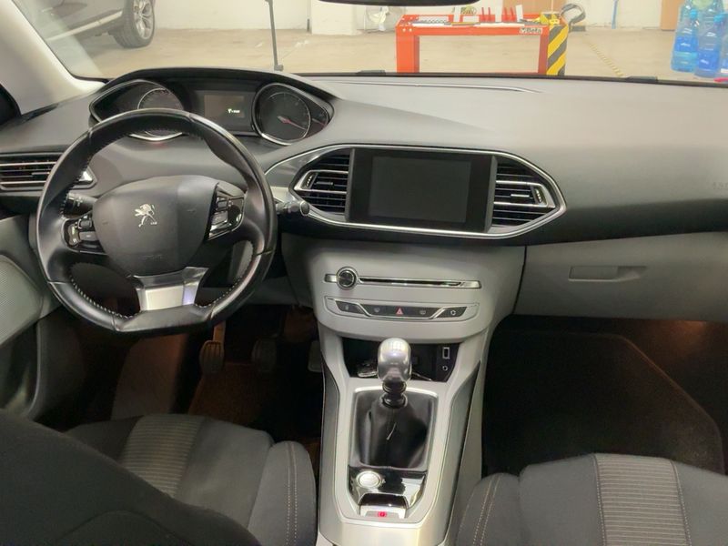 Peugeot 308 1.6 e-HDi Allure — zdjęcie 12