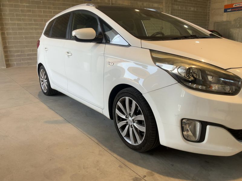 Kia Carens 1.7 CRDi Class — zdjęcie 8