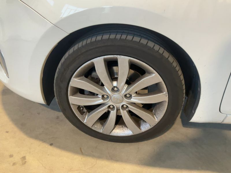Kia Carens 1.7 CRDi Class 2015 – снимка 3