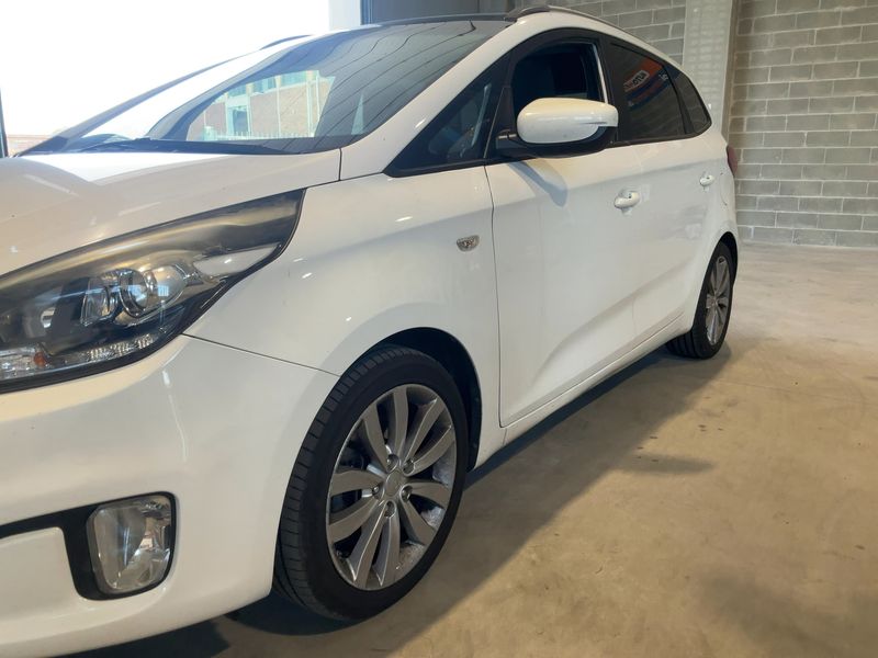 Kia Carens 1.7 CRDi Class — zdjęcie 2