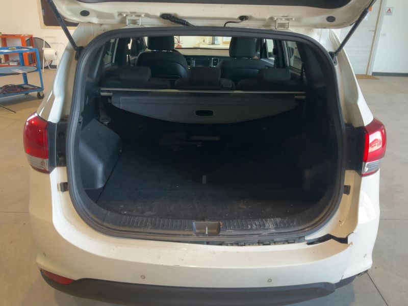 Kia Carens 1.7 CRDi Class — zdjęcie 10