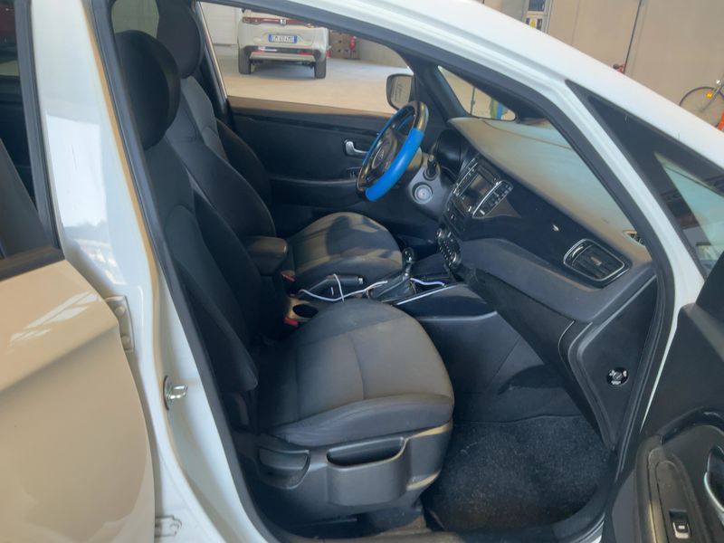 Kia Carens 1.7 CRDi Class — zdjęcie 11