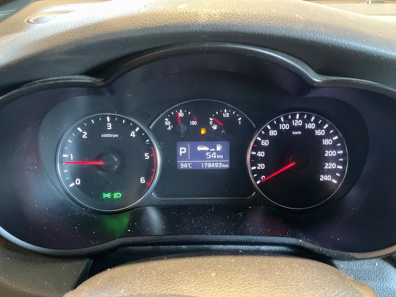Kia Carens 1.7 CRDi Class — zdjęcie 13
