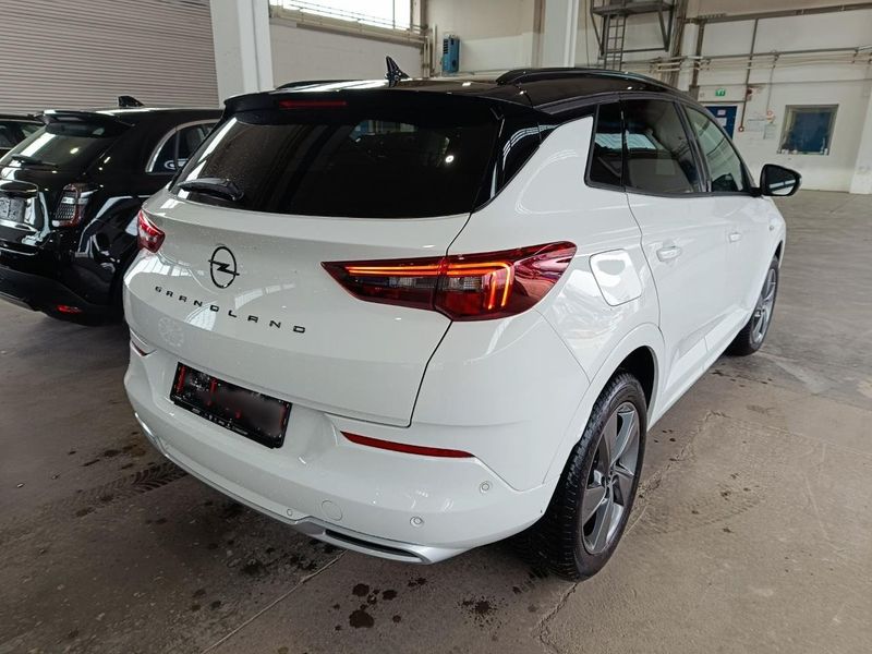 Opel Grandland X 1.2 Turbo Ultimate — zdjęcie 3