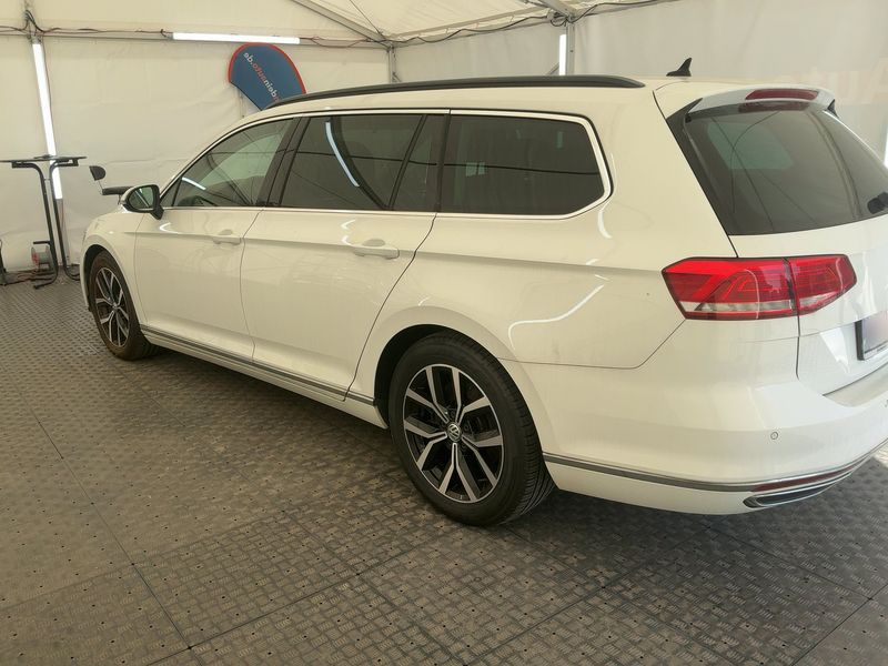 Volkswagen Passat 2.0 TDI Comfortline 4Motion BlueMotion Tech — zdjęcie 3