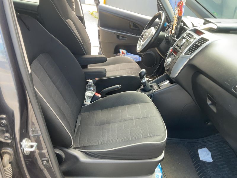 Kia Venga 1.6 CRDi FIFA World Cup Edition — zdjęcie 11