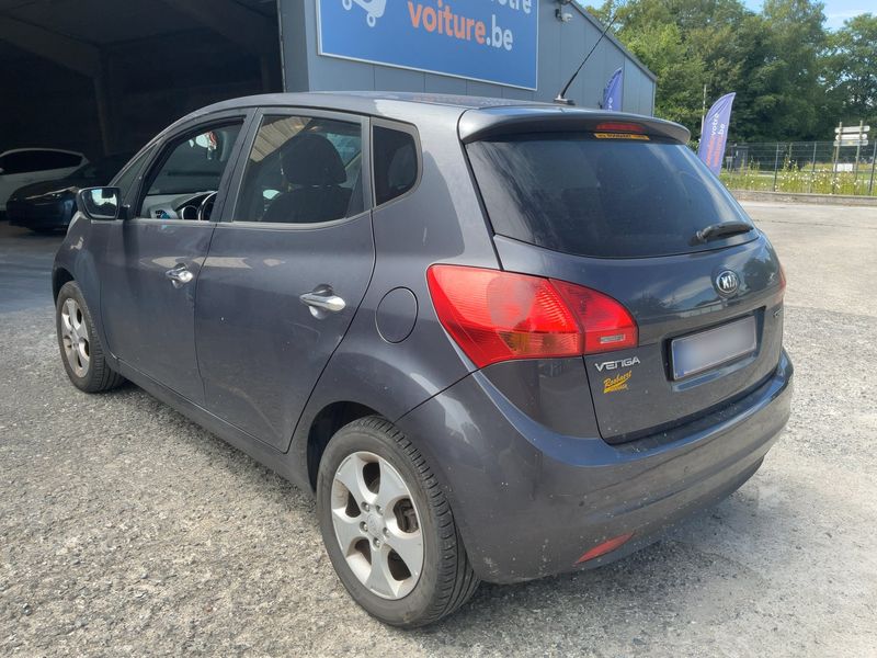Kia Venga 1.6 CRDi FIFA World Cup Edition — zdjęcie 3