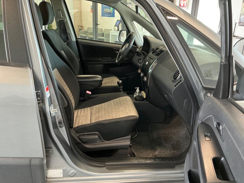 Fiat Sedici 2.0 JTDM Multijet Emotion 4x4 — zdjęcie 3