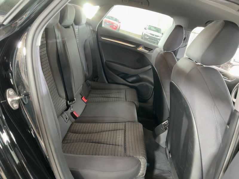Audi A3 Limousine 35 TDI Sport — zdjęcie 14