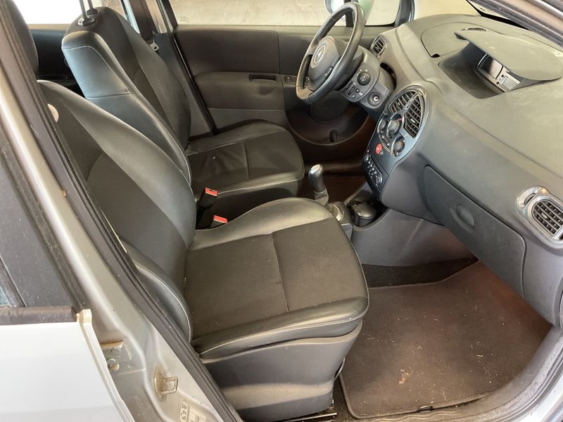 Renault Grand Modus 1.2 Luxe 2009 – снимка 3