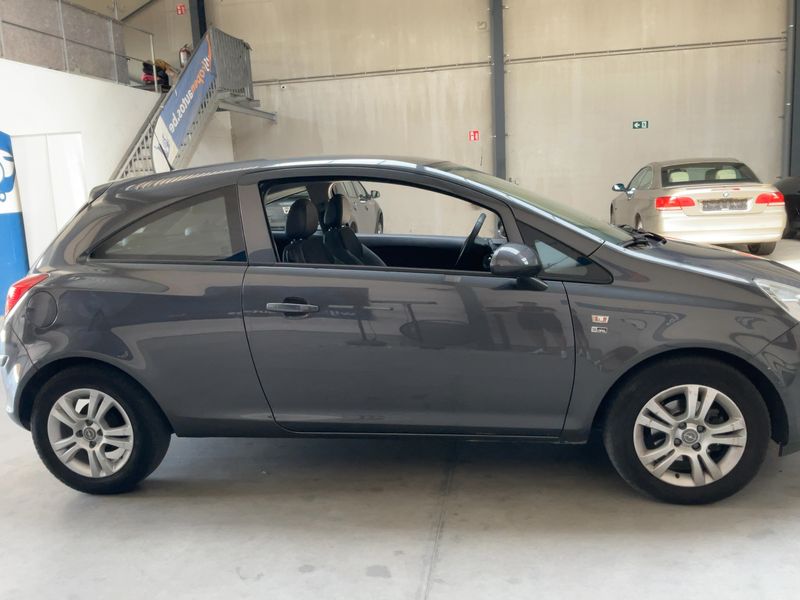 Opel Corsa 1.2 Active 2013 – снимка 10