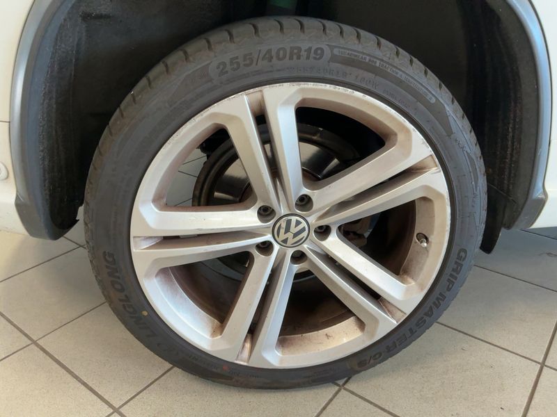 Volkswagen Tiguan 2.0 TDI Sport & Style 4Motion BlueMotion Tech 2015 – снимка 9