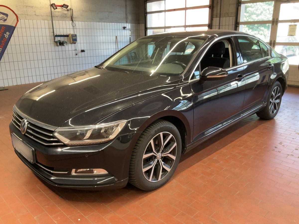 Volkswagen Passat 2017 — photo 1