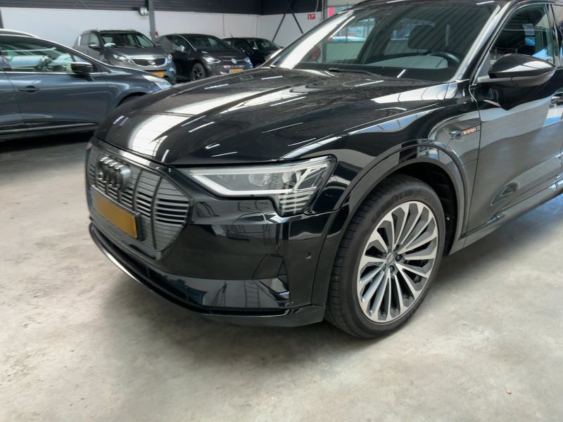 Audi e-tron 55 quattro Advanced — zdjęcie 2
