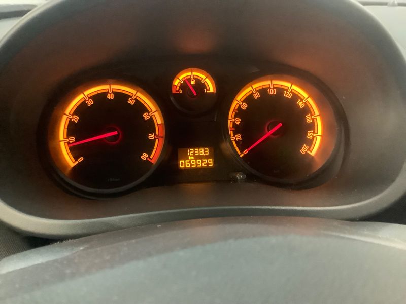 Opel Corsa 1.2 Selection 2012 – снимка 4