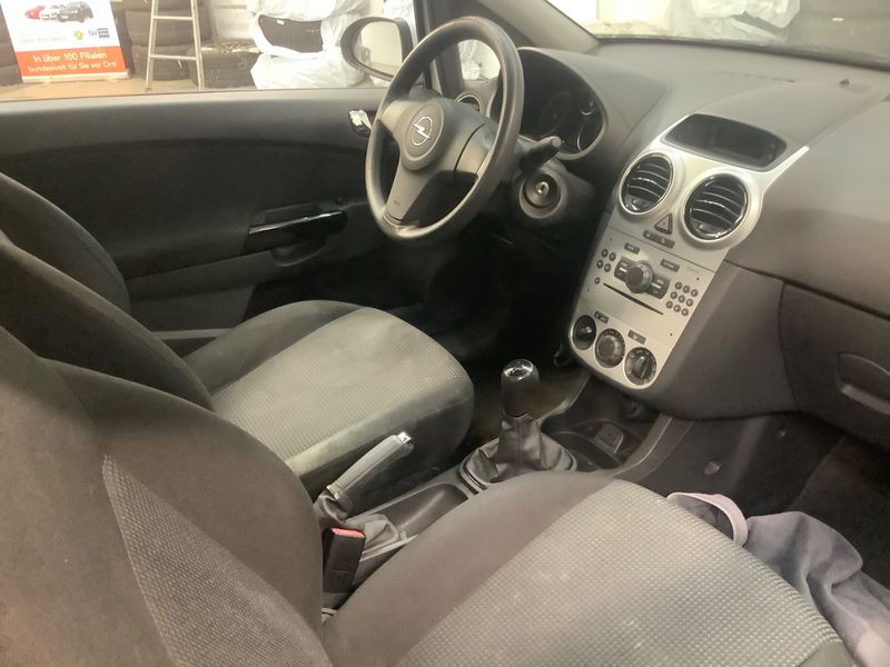 Opel Corsa 1.2 Selection 2012 – снимка 3