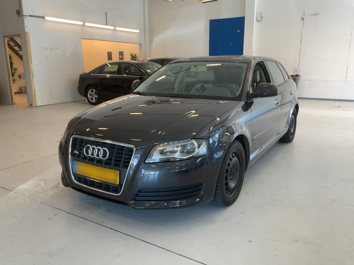 Audi A3 2009 — photo 1