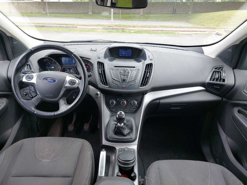 Ford Kuga 2.0 TDCi Trend — zdjęcie 11
