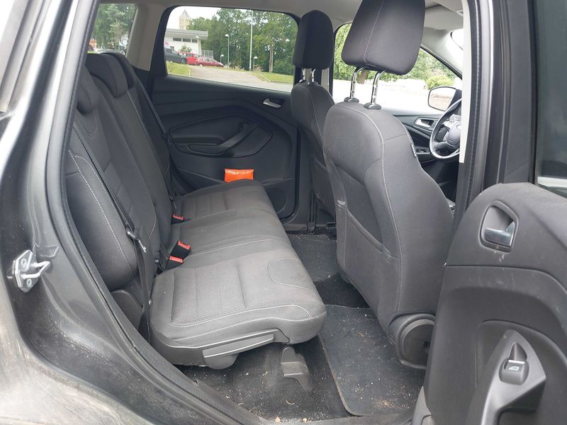 Ford Kuga 2.0 TDCi Trend — zdjęcie 13
