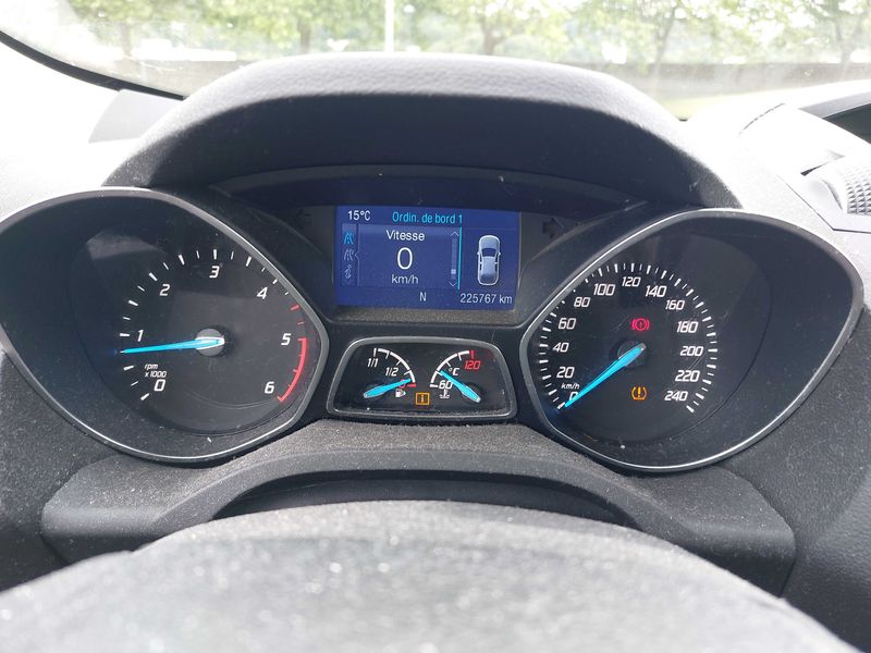 Ford Kuga 2.0 TDCi Trend — zdjęcie 12