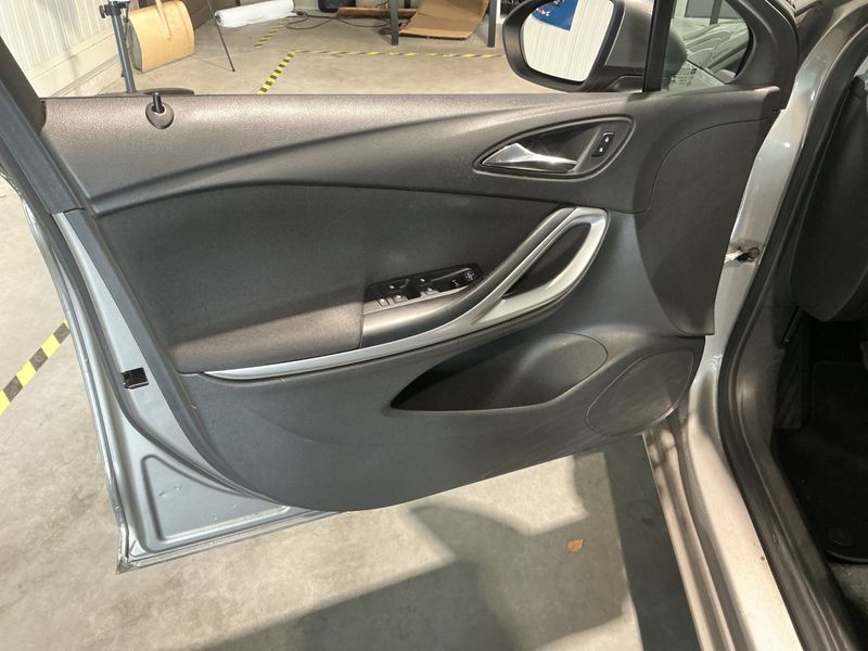 Opel Astra 1.0 Turbo Business Start/Stop 2017 – снимка 27