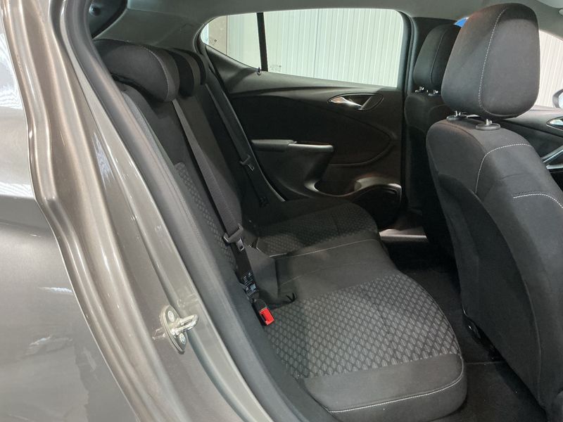 Opel Astra 1.0 Turbo Business Start/Stop — zdjęcie 14