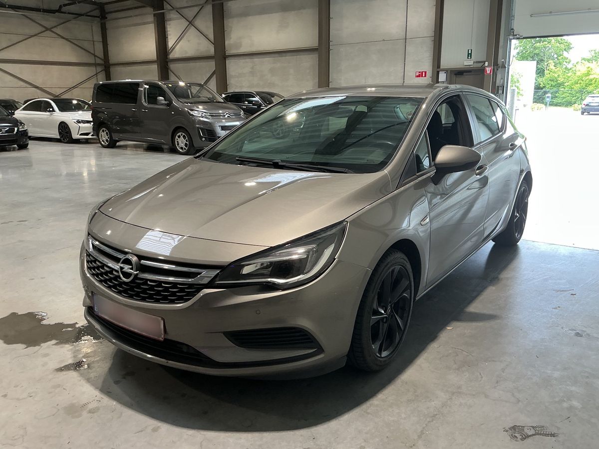 Opel Astra 2017 — photo 1