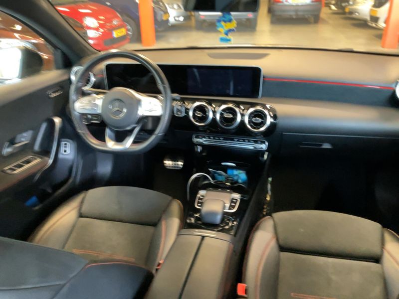 Mercedes-Benz A-Klasse Limousine A 200 AMG Line — zdjęcie 12